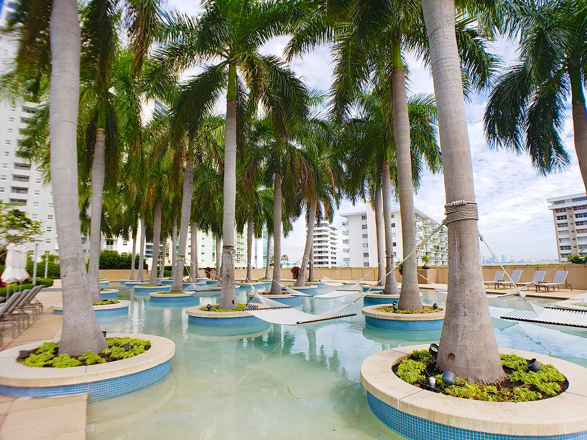 Four Seasons Condo Miami - Hammock Pool
