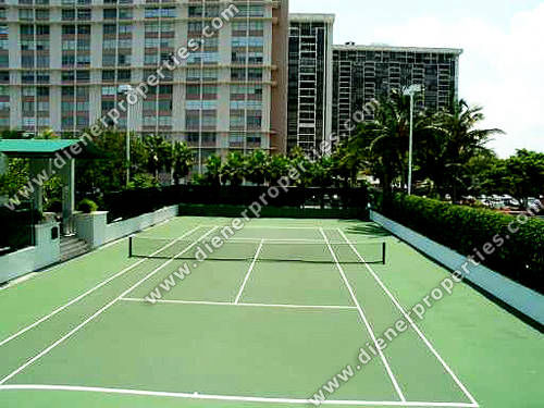 Santa Maria Brickell - Tennis Court