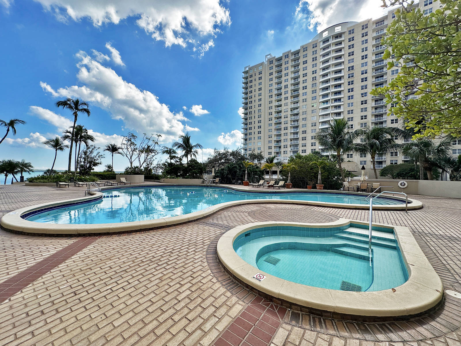 Brickell Key One Condo - Pool and Spa